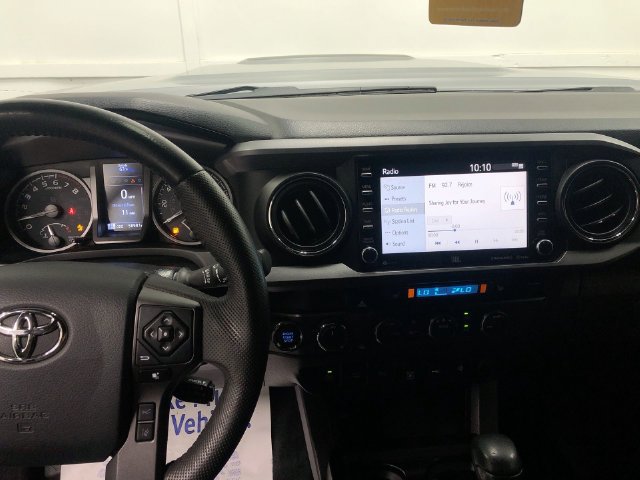 Used 2020 Toyota Tacoma TRD Sport w/ TRD Premium Sport Package AWD/4WD image 20