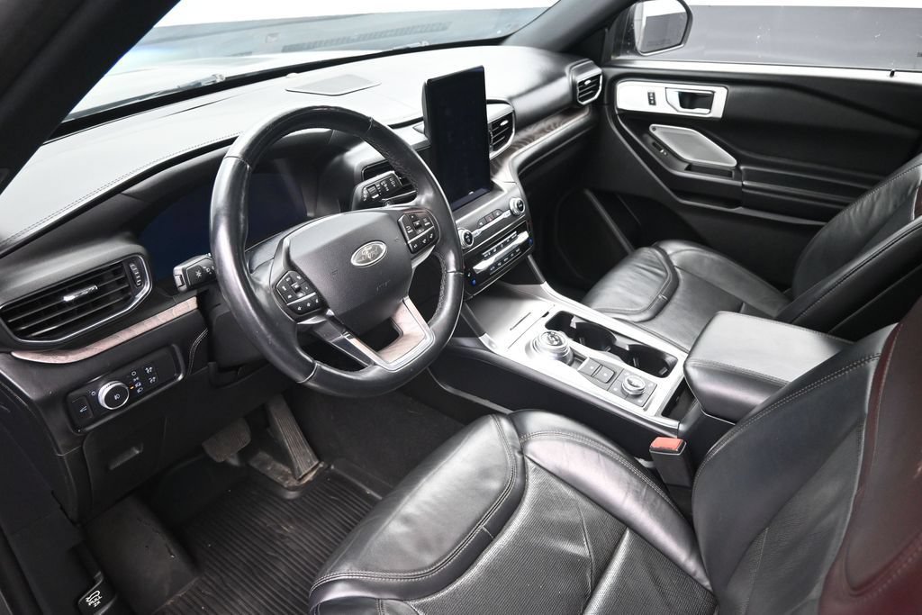Used 2020 Ford Explorer Platinum w/ Premium Technology Package AWD/4WD image 19