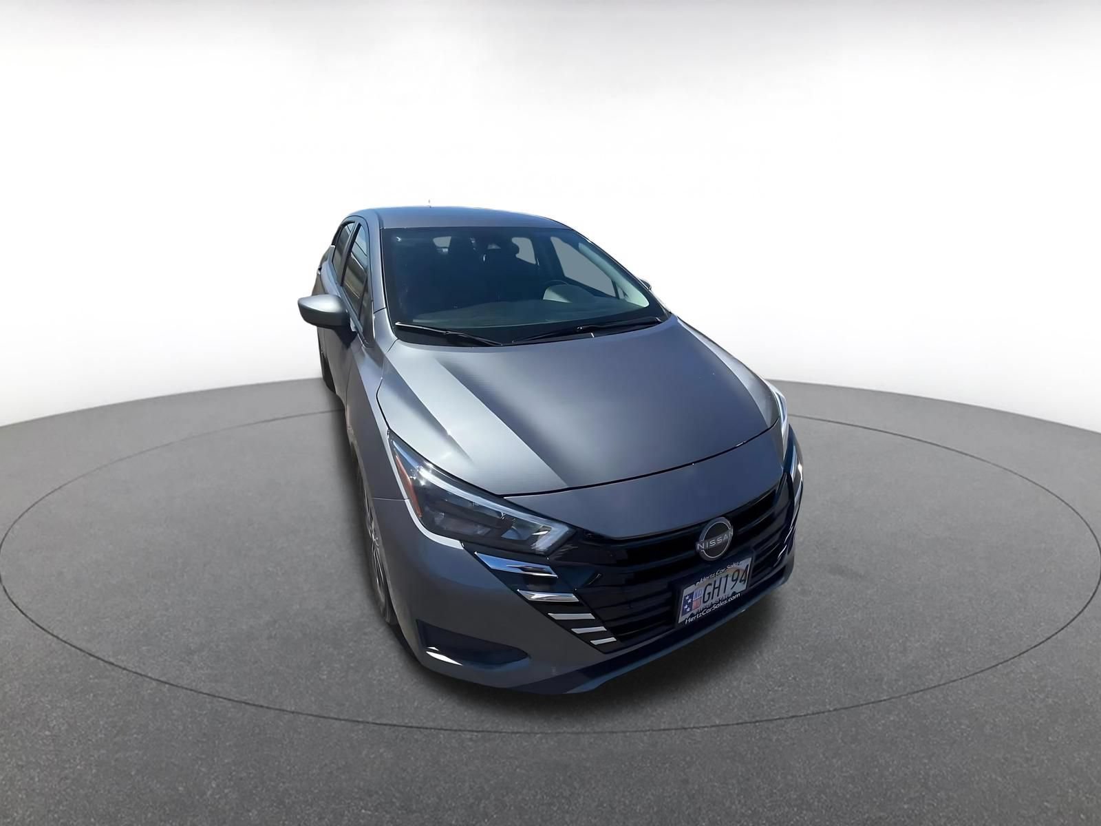 Used 2025 Nissan Versa SV FWD image 3