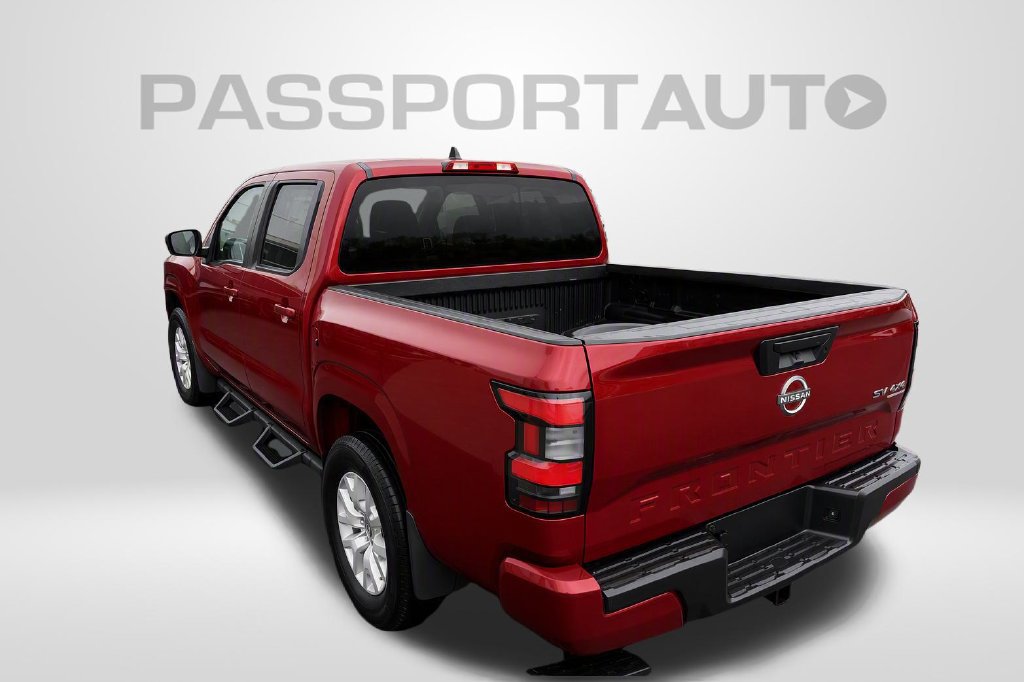 Used 2023 Nissan Frontier SV w/ Tow Package AWD/4WD image 2