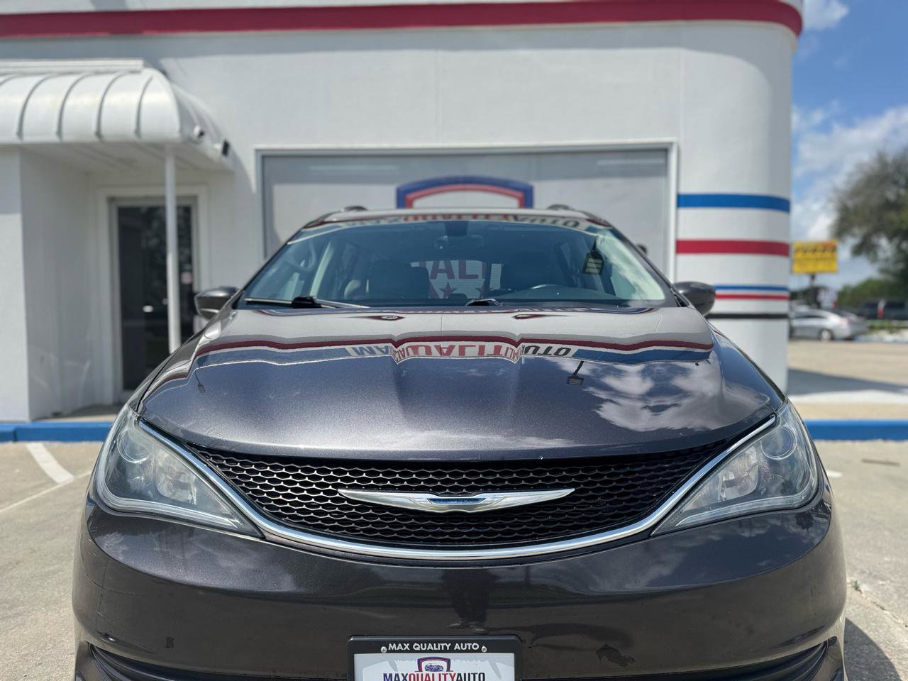 Used 2019 Chrysler Pacifica Touring-L image 8