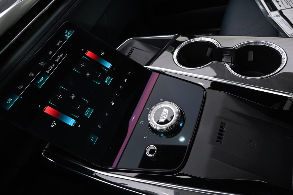 New 2025 Cadillac Escalade IQ Sport 2 image 32