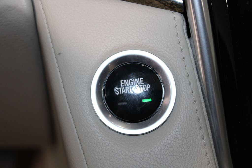 Used 2020 Cadillac Escalade Premium Luxury AWD/4WD image 38