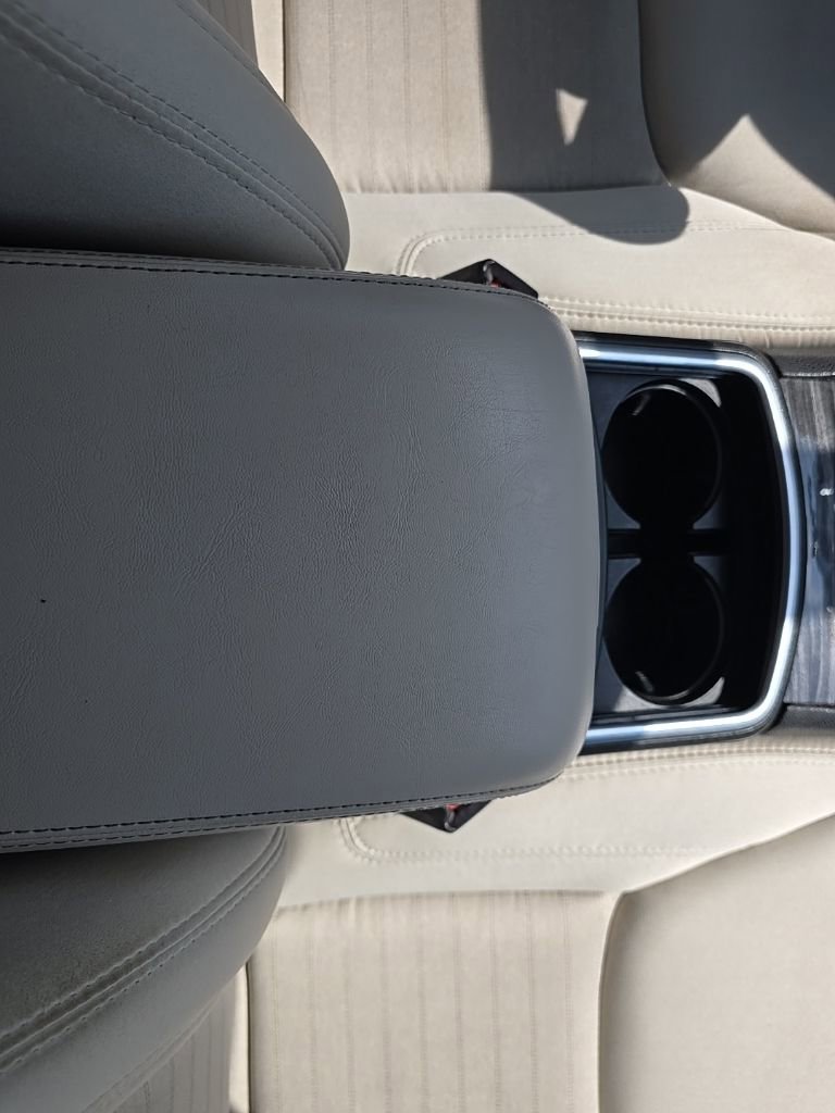 Used 2018 Chrysler 300 Touring w/ Sport Appearance Package image 31