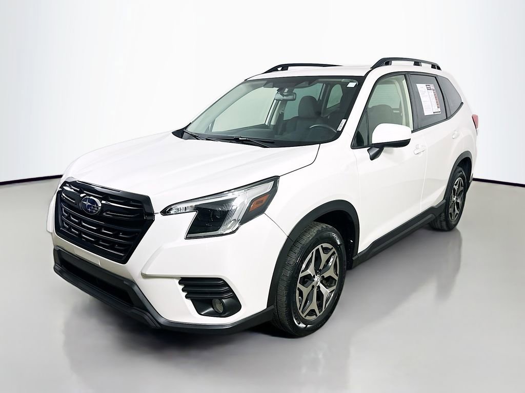 Used 2023 Subaru Forester Premium AWD/4WD image 3