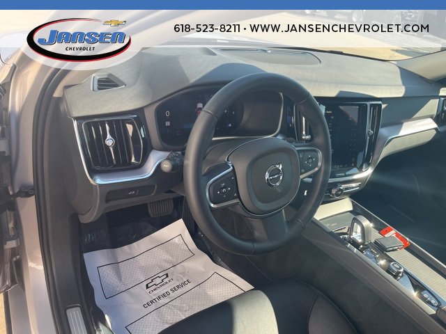 Used 2025 Volvo S60 B5 Core image 12