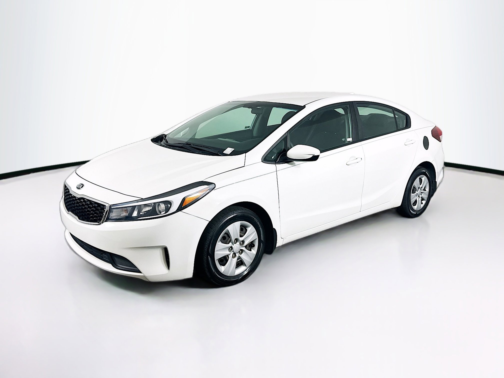 Used 2017 Kia Forte LX image 3