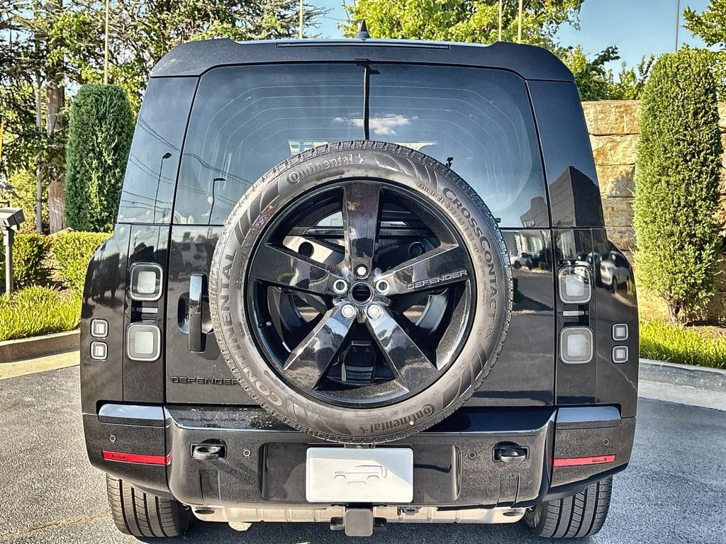 New 2026 Land Rover Defender 130 X-Dynamic SE AWD/4WD image 4