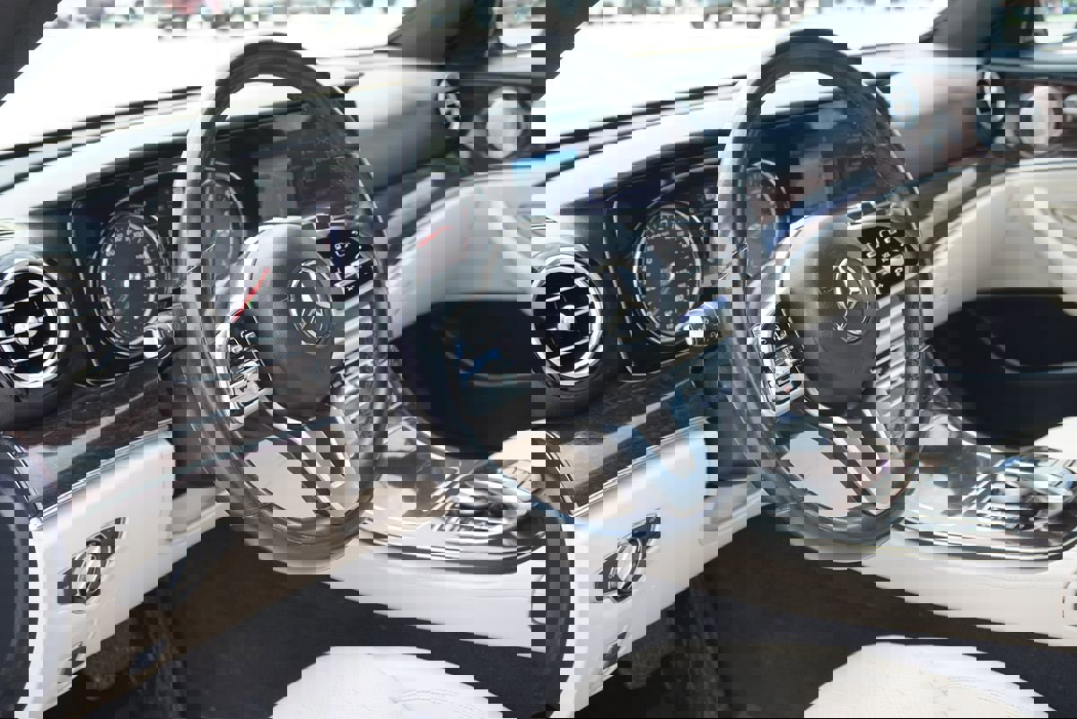 Used 2019 Mercedes-Benz E 300 image 26