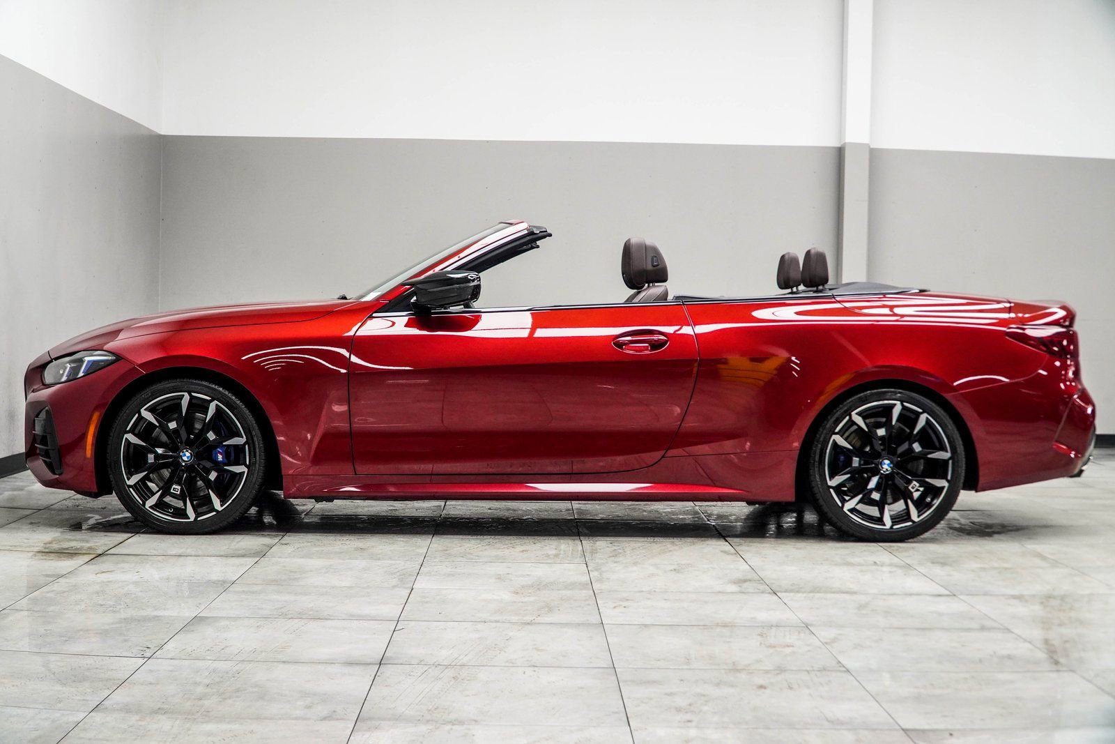 Used 2025 BMW M440i Convertible w/ Premium Package RWD image 11