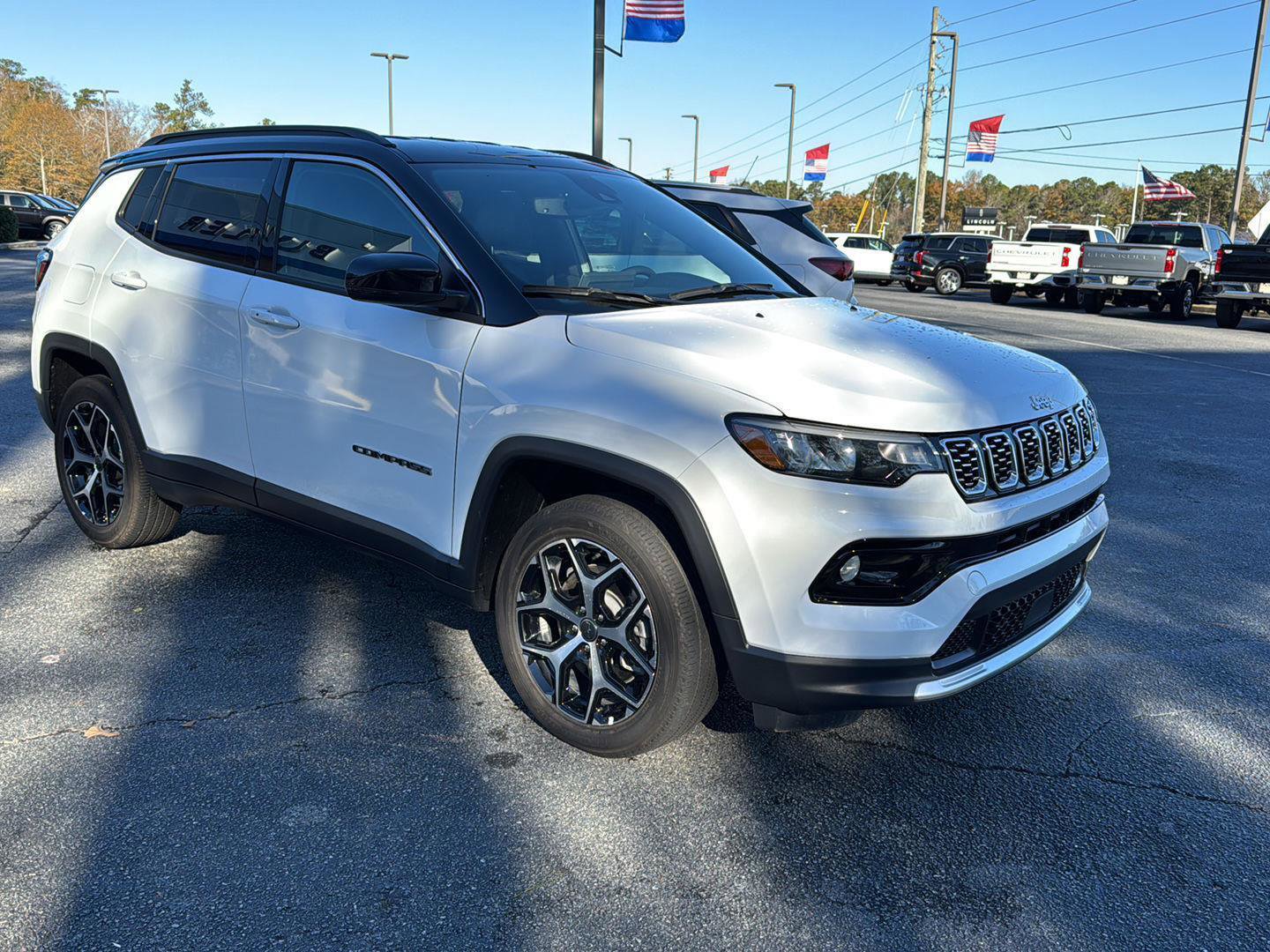 Used 2025 Jeep Compass Limited image 6