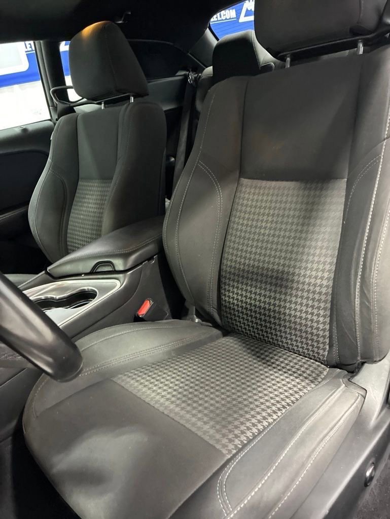 Used 2019 Dodge Challenger SXT RWD image 20