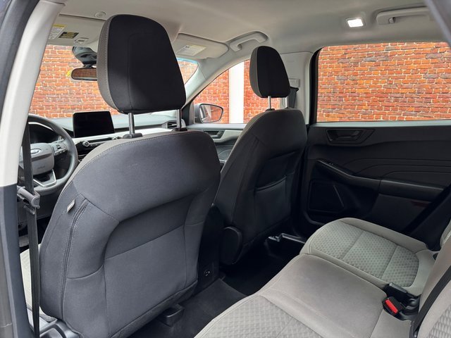 Used 2022 Ford Escape SE image 24