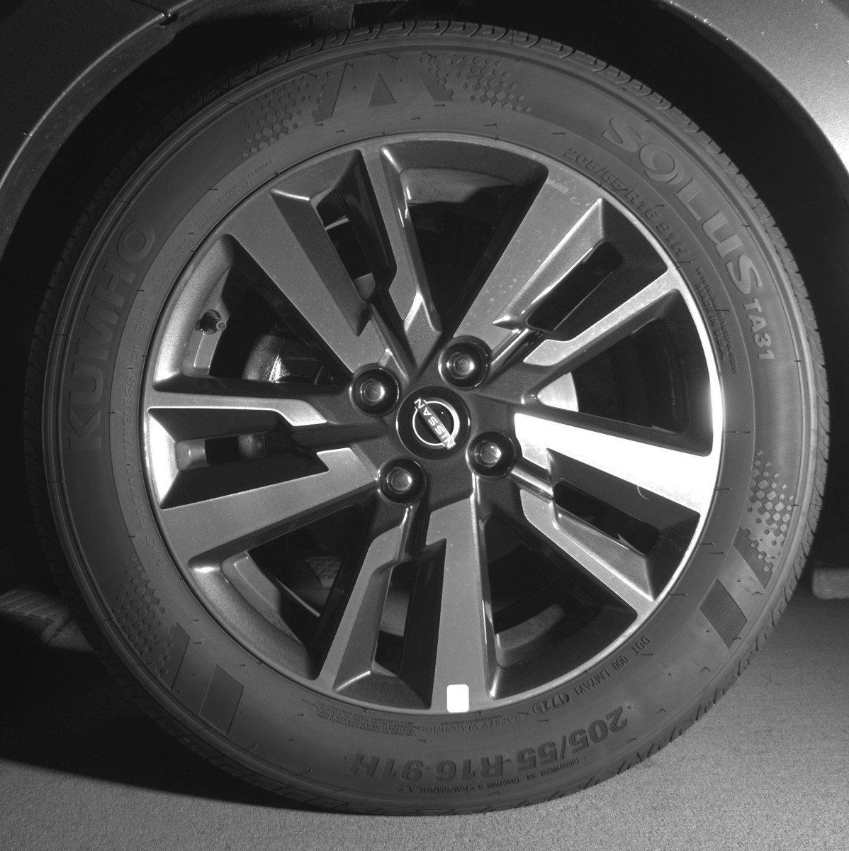 Used 2025 Nissan Versa SV image 12