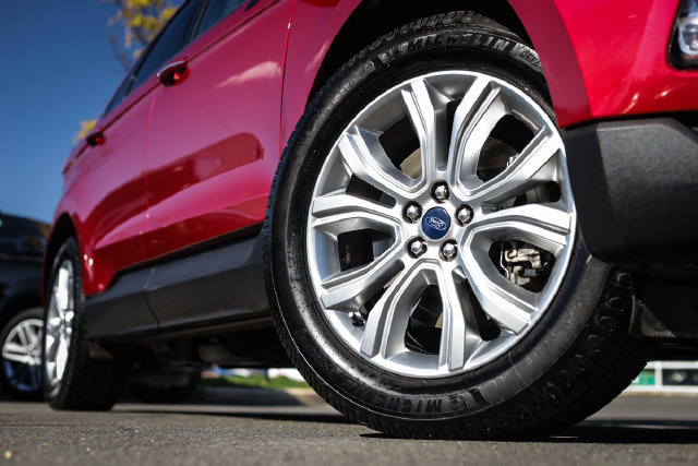 Used 2020 Ford Edge Titanium AWD/4WD image 14