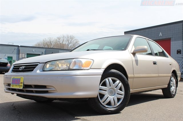 Used 2001 Toyota Camry CE FWD image 1