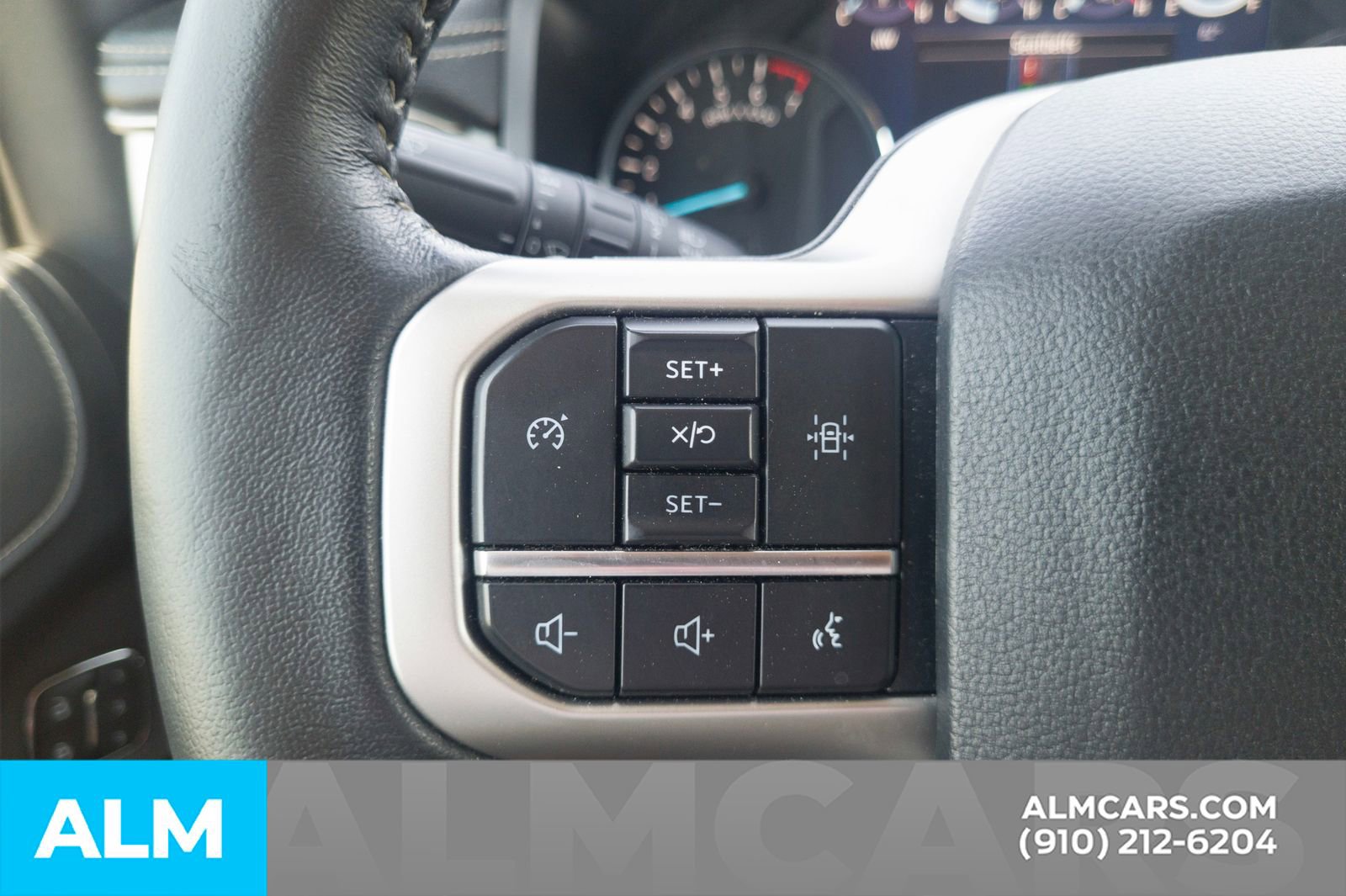 Used 2024 Ford Expedition XLT AWD/4WD image 30