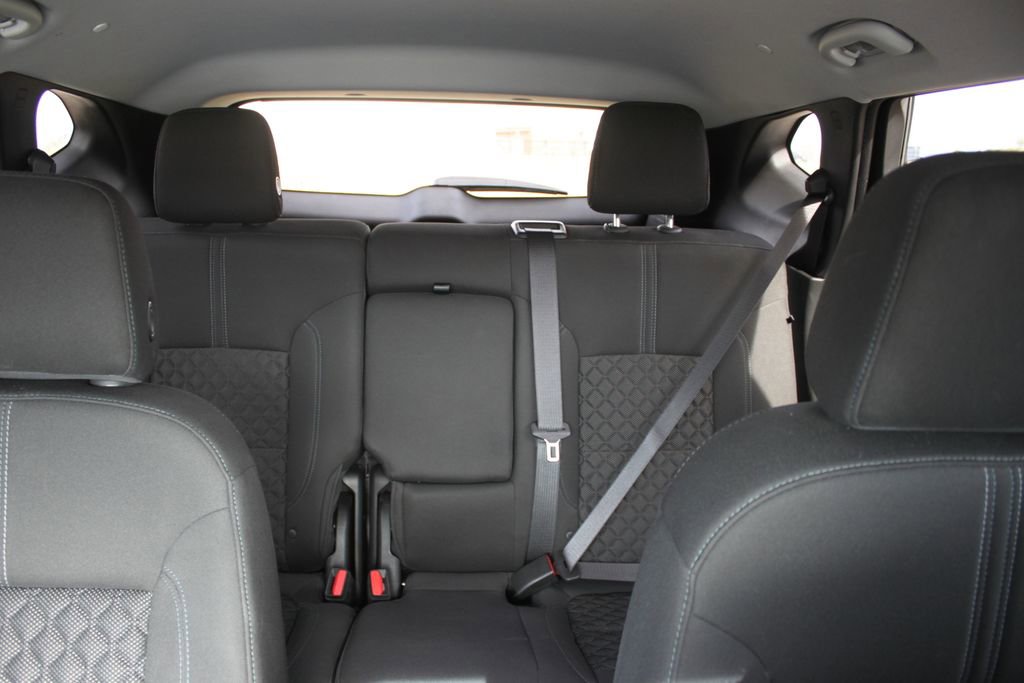 Used 2019 Chevrolet Blazer LT image 17