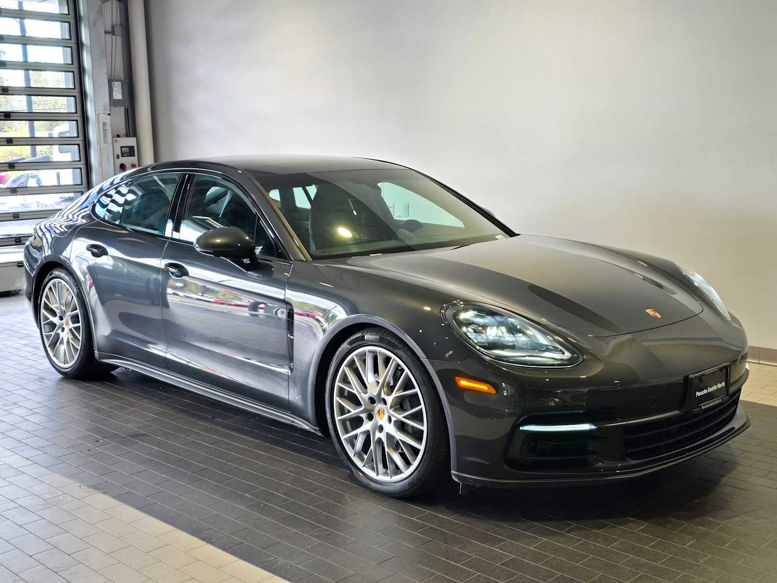 Used 2018 Porsche Panamera 4S AWD/4WD image 9