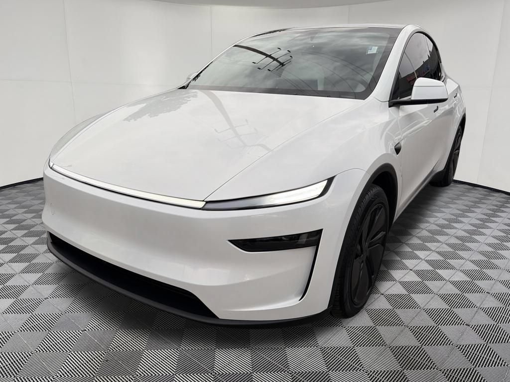 Used 2026 Tesla Model Y AWD image 3