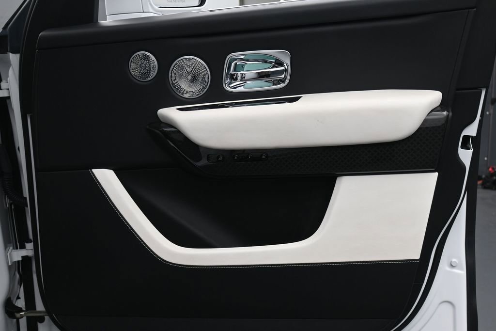Used 2021 Rolls-Royce Cullinan Black Badge AWD/4WD image 30