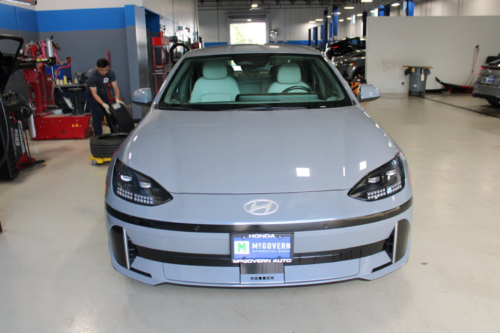 Used 2023 Hyundai Ioniq 6 SEL AWD/4WD image 2