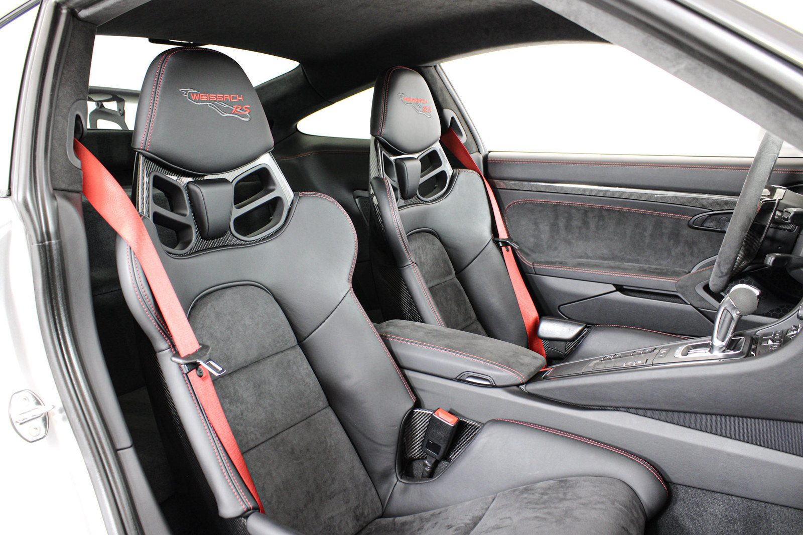 Used 2018 Porsche 911 GT2 RS RWD image 28