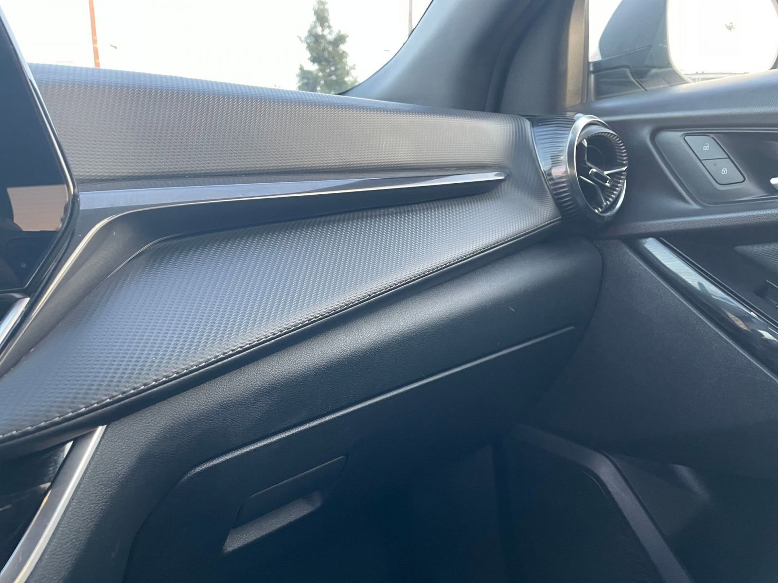 Used 2025 Chevrolet Equinox LT image 35