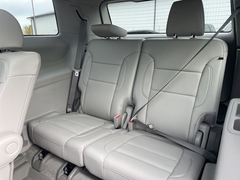 Used 2023 GMC Acadia SLT w/ Technology Package image 31