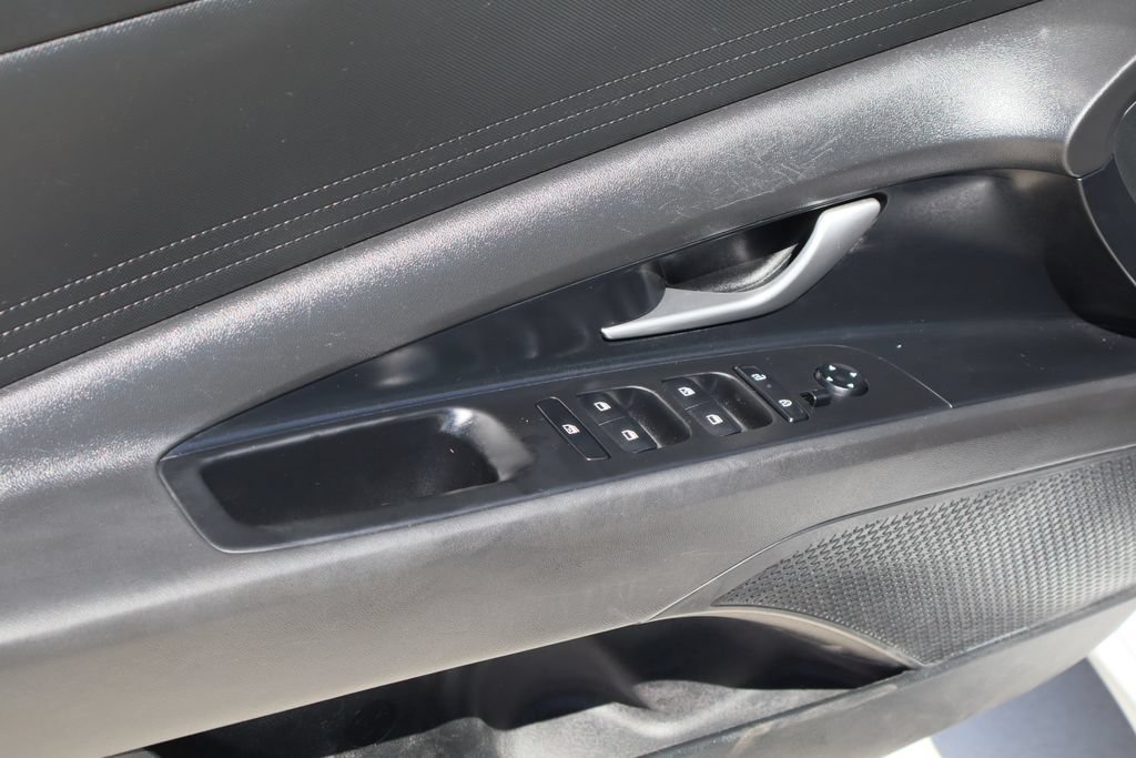 Used 2024 Hyundai Elantra SEL FWD image 19