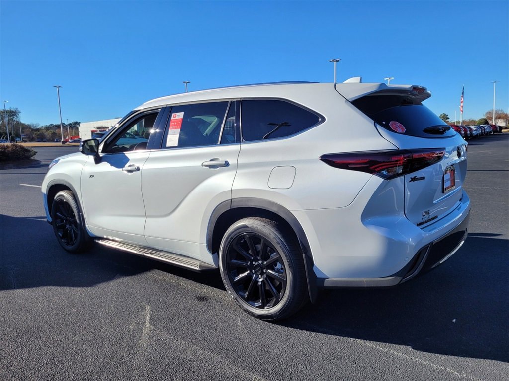 New 2026 Toyota Highlander Limited image 9