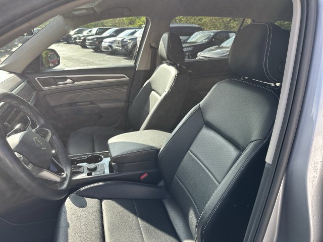 Used 2023 Volkswagen Atlas SE AWD/4WD image 16