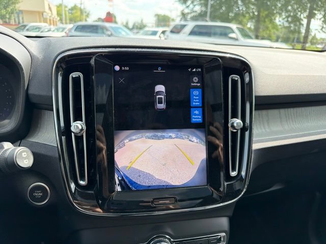 Used 2024 Volvo XC40 B5 Core AWD/4WD image 12