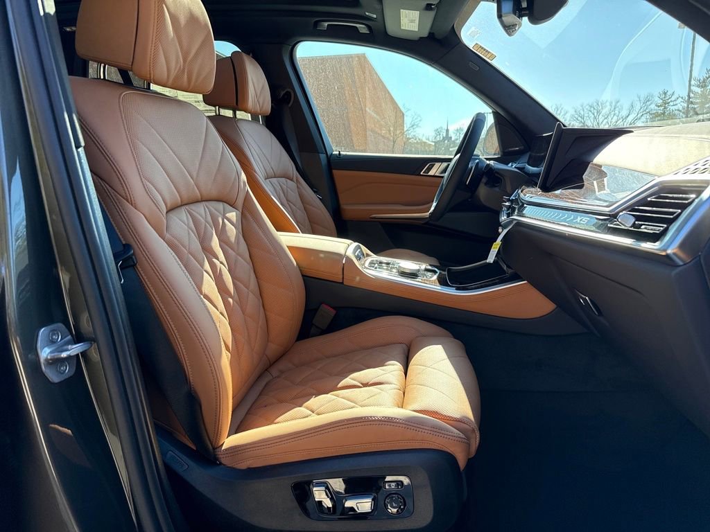 New 2026 BMW X5 xDrive50e w/ Climate Comfort Package image 26