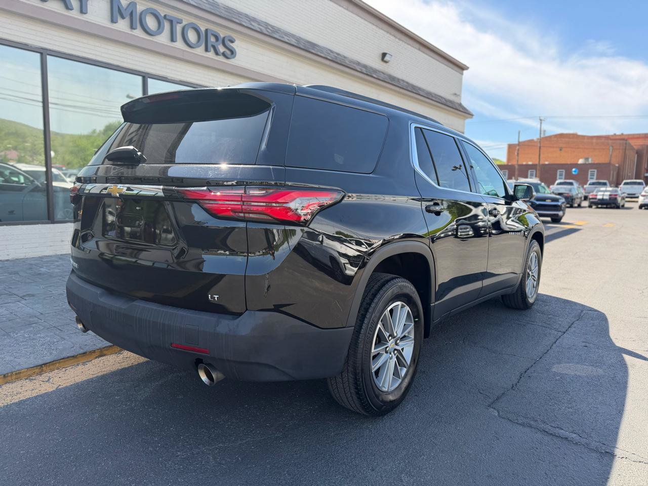 Used 2023 Chevrolet Traverse LT w/ LPO, Floor Liner Package AWD/4WD image 3