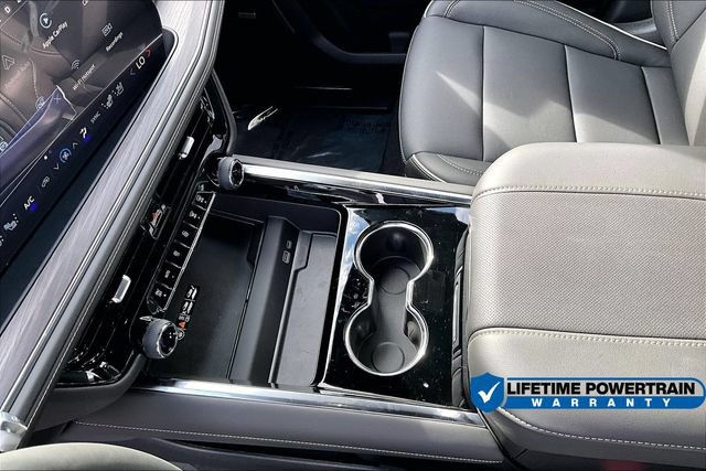 New 2026 Chevrolet Tahoe Premier w/ Sun And Tow Package AWD/4WD image 9