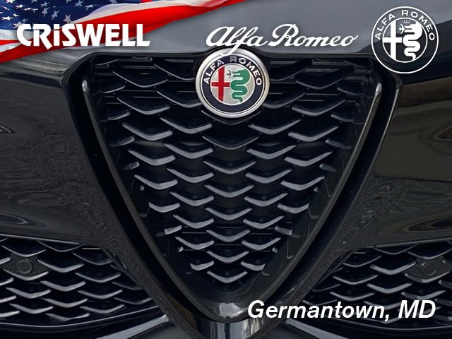 New 2025 Alfa Romeo Giulia AWD image 11