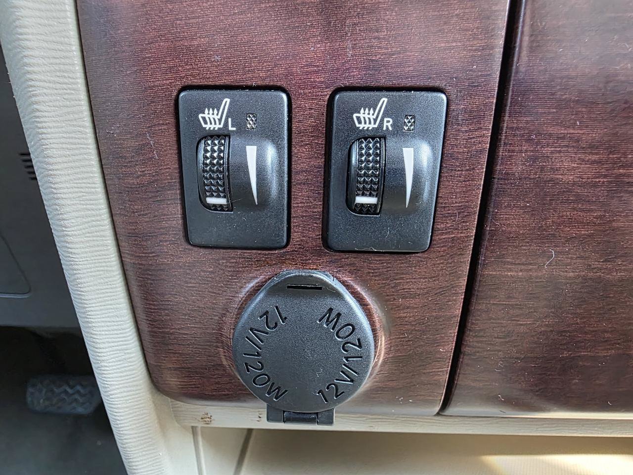 Used 2013 Toyota Sienna XLE FWD image 45