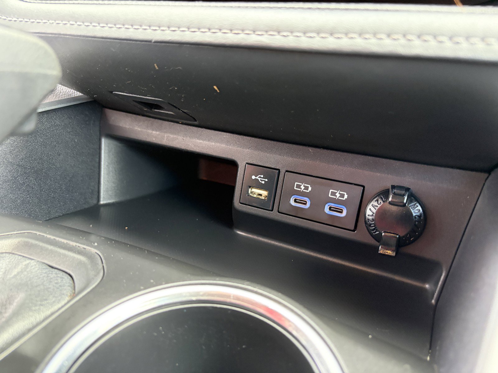 Used 2022 Toyota Highlander XLE AWD/4WD image 25