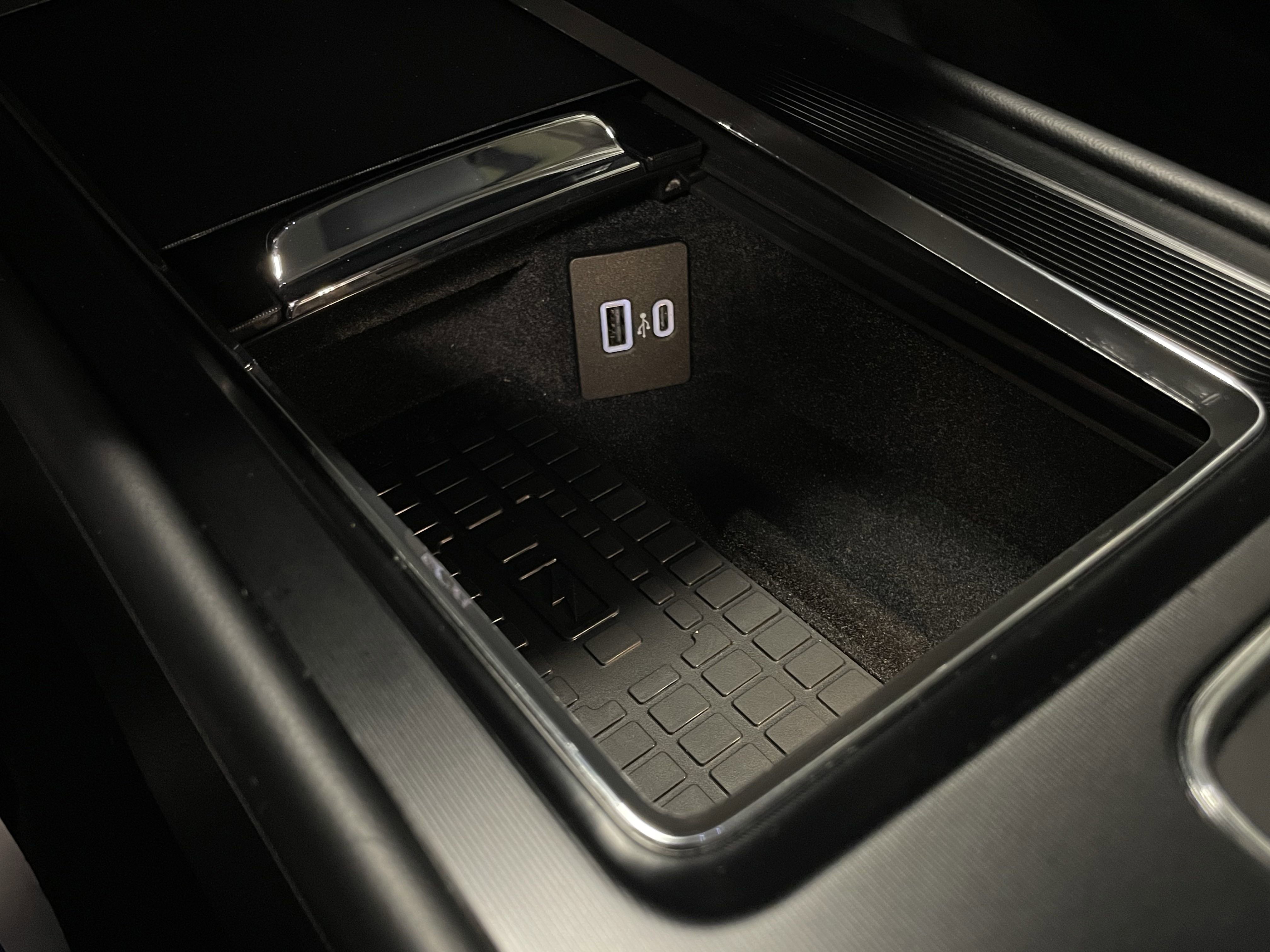 Used 2025 Lincoln Corsair AWD w/ Equipment Group 101A image 14