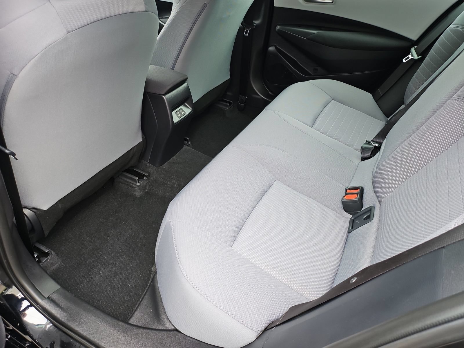 Used 2026 Toyota Corolla SE FWD image 33