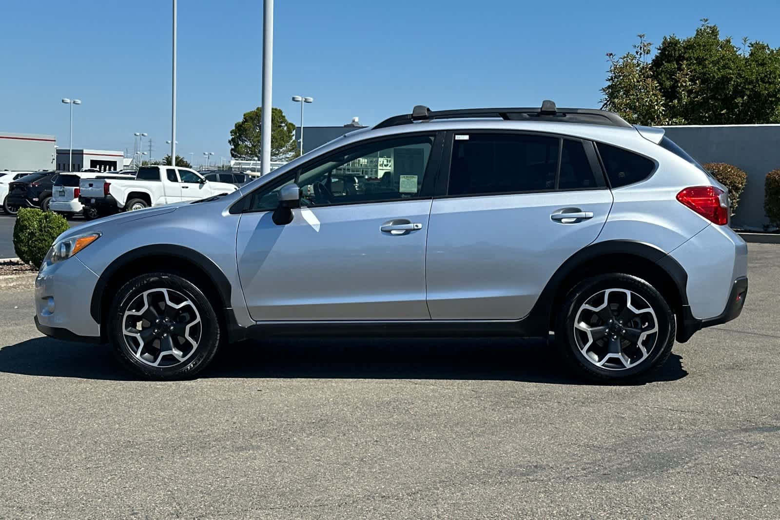 Used 2015 Subaru Crosstrek 2.0i Premium w/ Moonroof Package AWD/4WD image 9