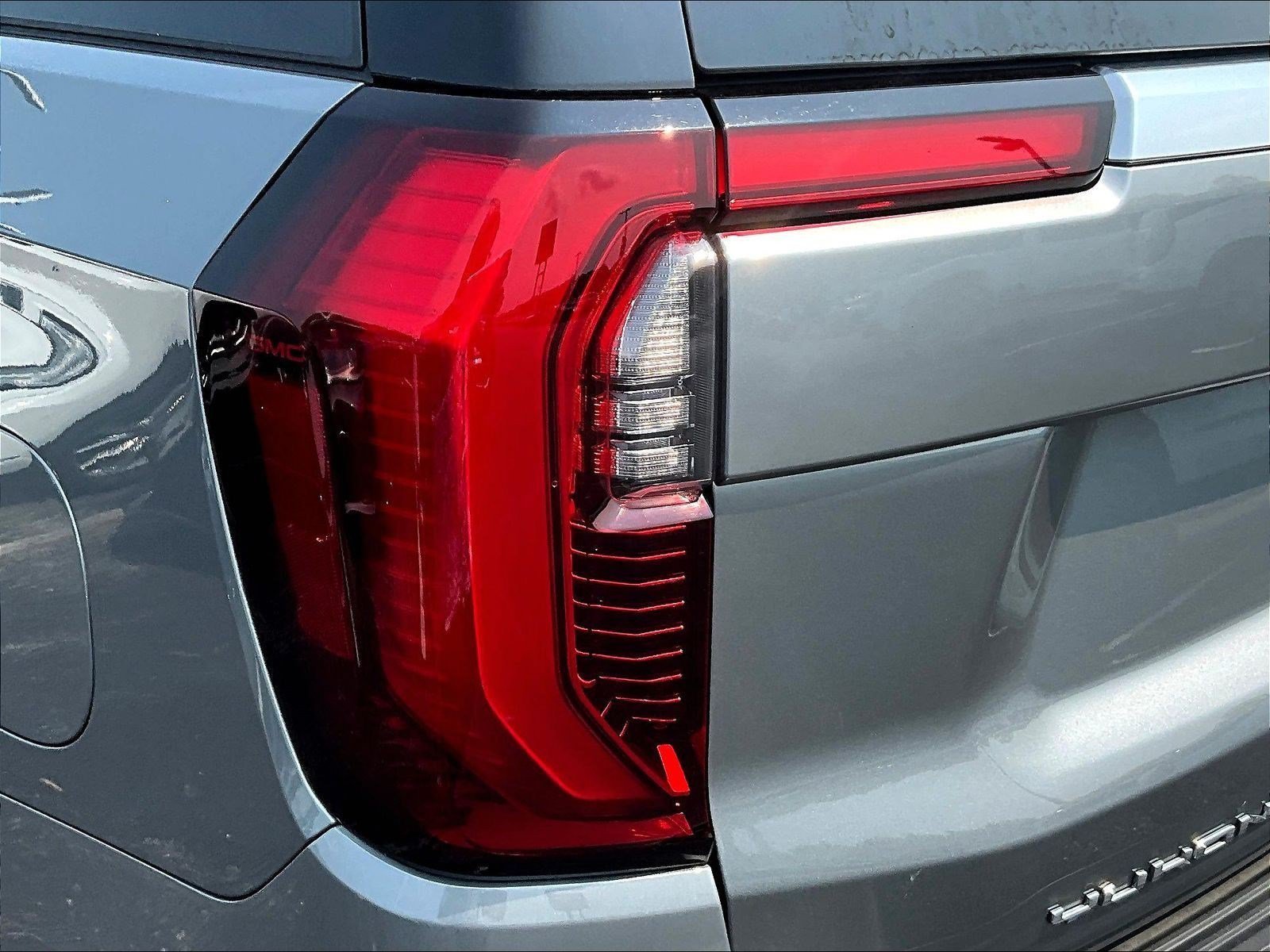 Used 2026 GMC Yukon Denali w/ Sun & Power Step Package AWD/4WD image 22