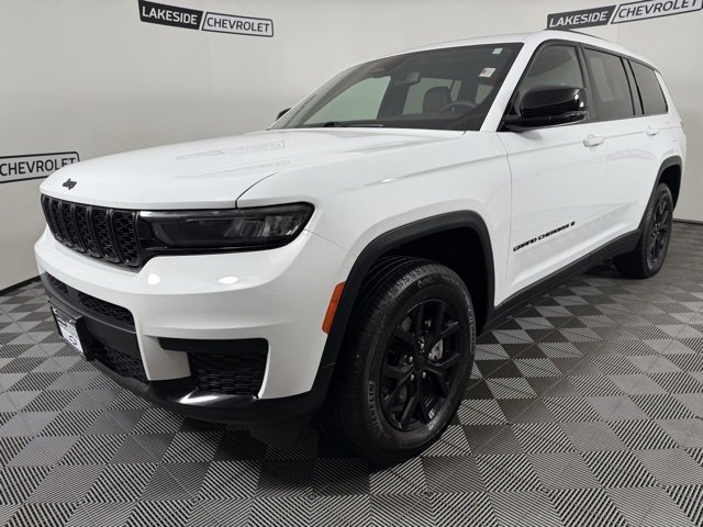 Used 2024 Jeep Grand Cherokee L Altitude image 2