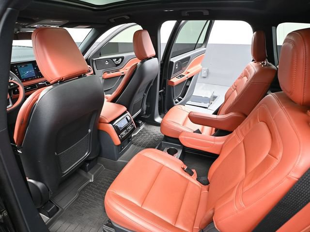 Used 2025 Lincoln Aviator Reserve w/ Jet Appearance Package AWD/4WD image 31