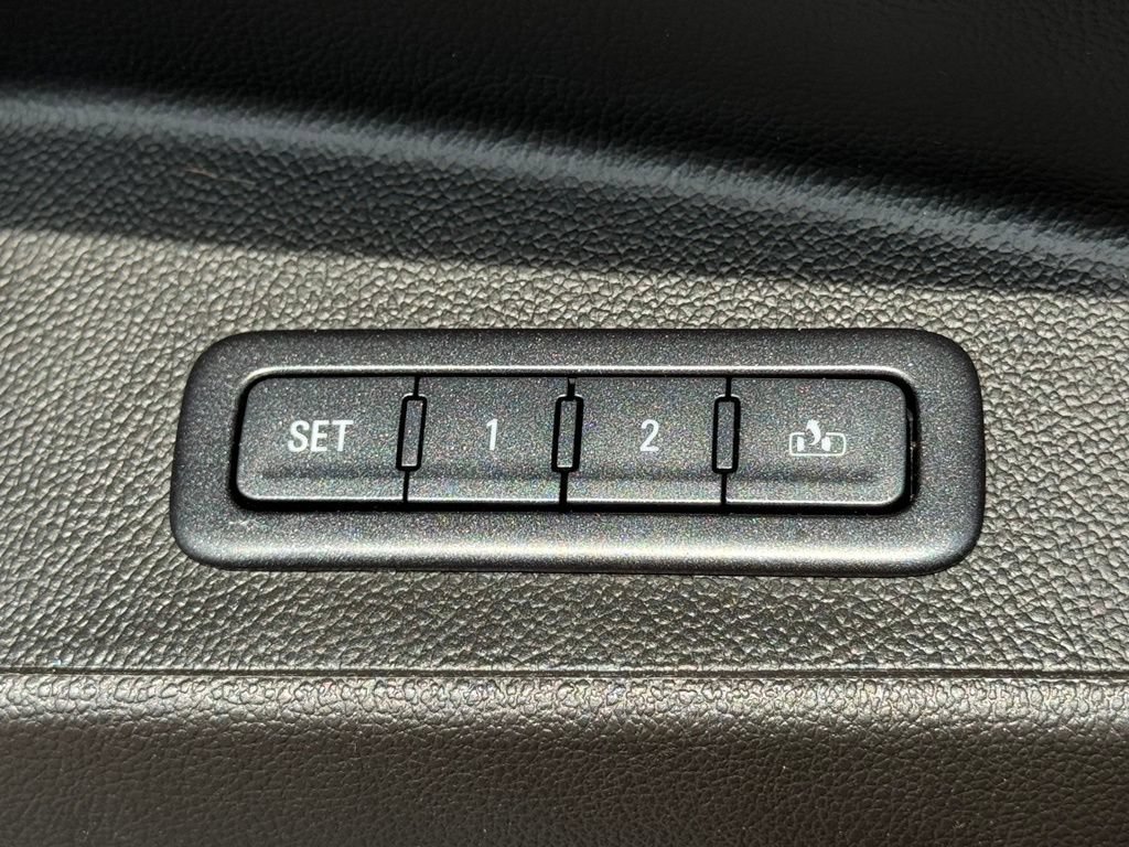 Used 2018 GMC Yukon Denali w/ Open Road Package AWD/4WD image 21