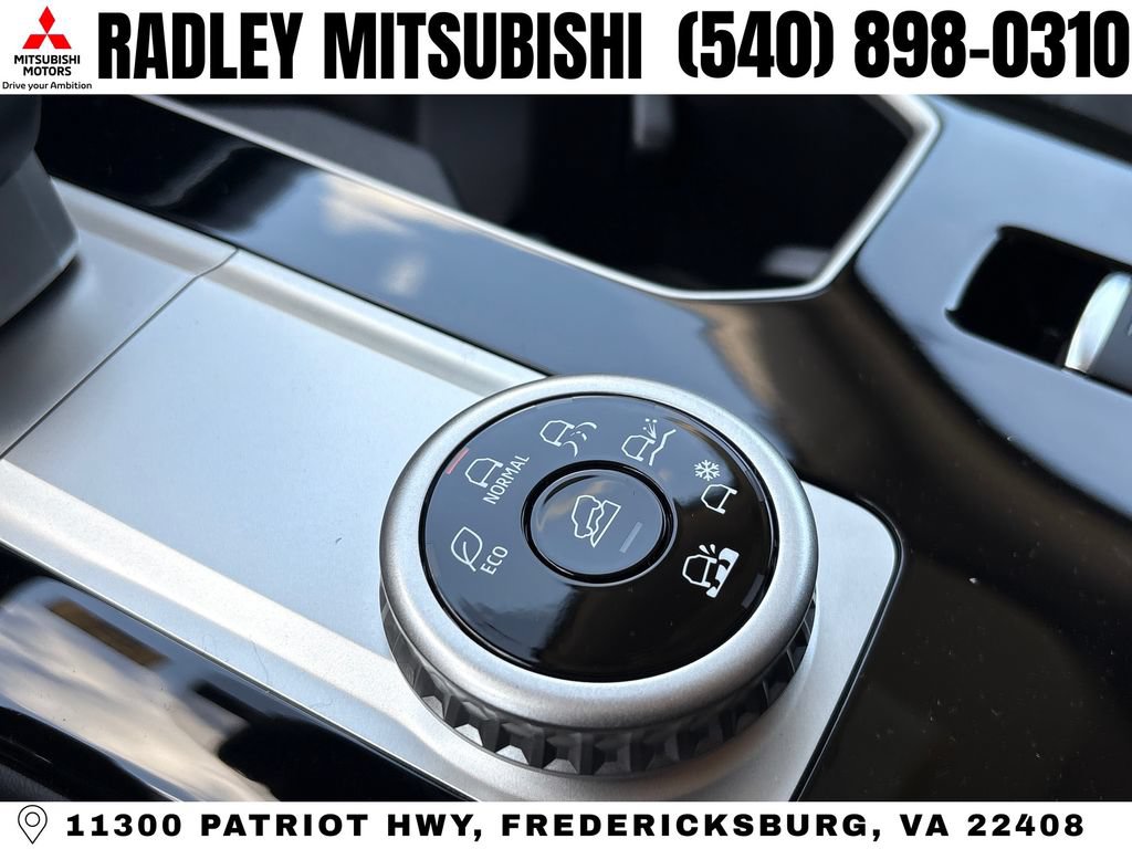 New 2026 Mitsubishi Outlander SE AWD/4WD image 11