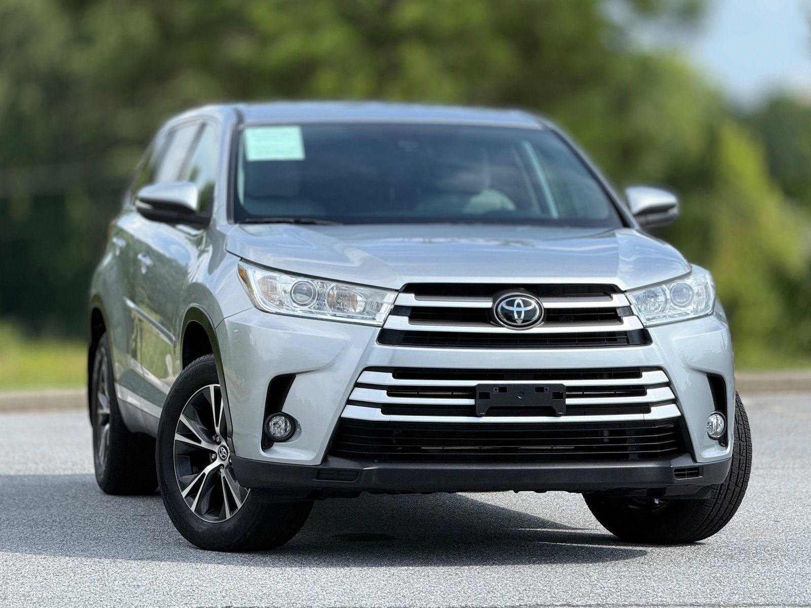 Used 2019 Toyota Highlander Plus w/ Protection Package #3 AWD/4WD image 4