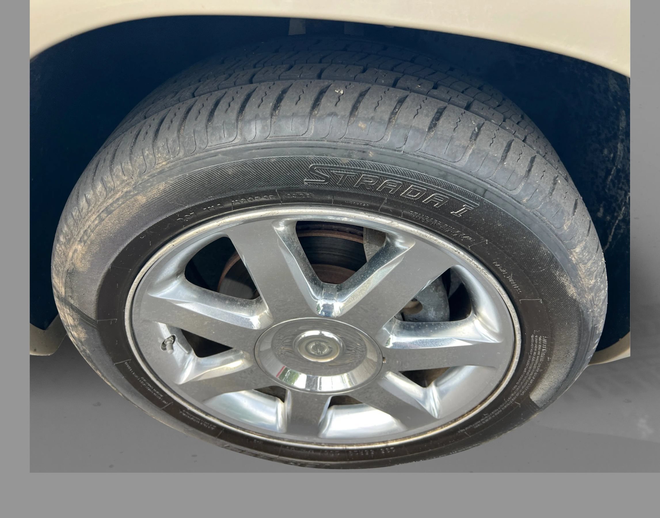 Used 2007 Chrysler Pacifica Limited AWD/4WD image 25