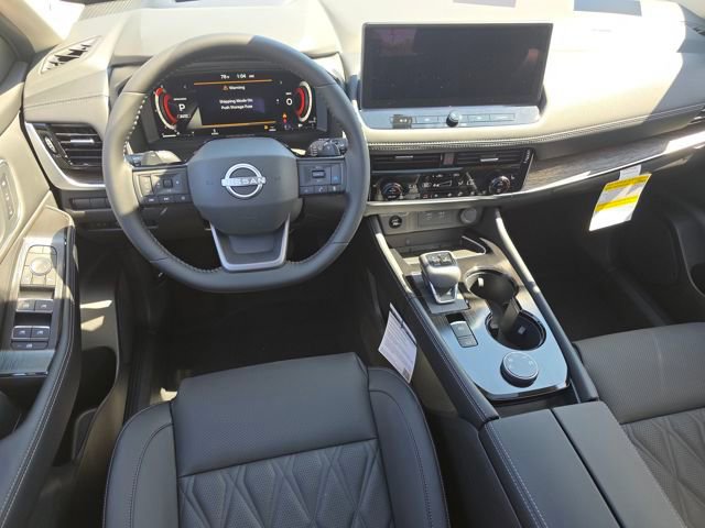 New 2026 Nissan Rogue Platinum w/ Platinum Premium Package image 3